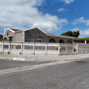 2 ALPHEN CLOSE, WESTRIDGE MITCHELLS PLAIN, WESTERN CAPE