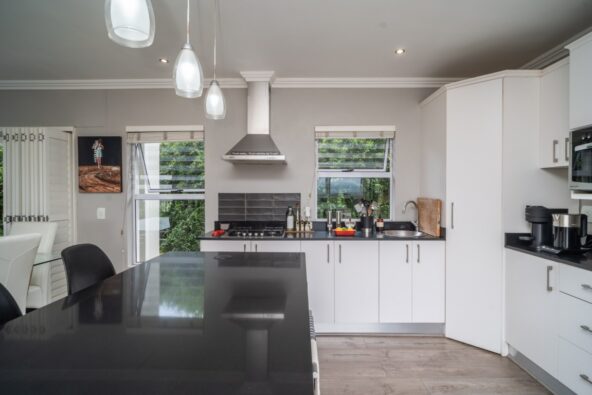 18 - 86_e9b465c67e354fcc856e8b7298273451