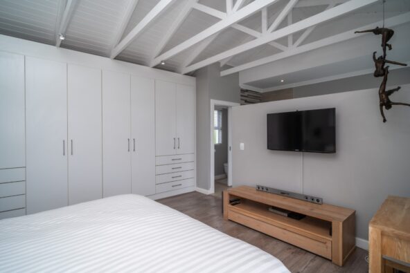 33 - 86_5705066beb9d445e91d3090c159b2a52