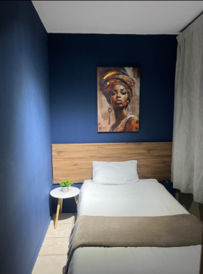 BEDROOM 2.1