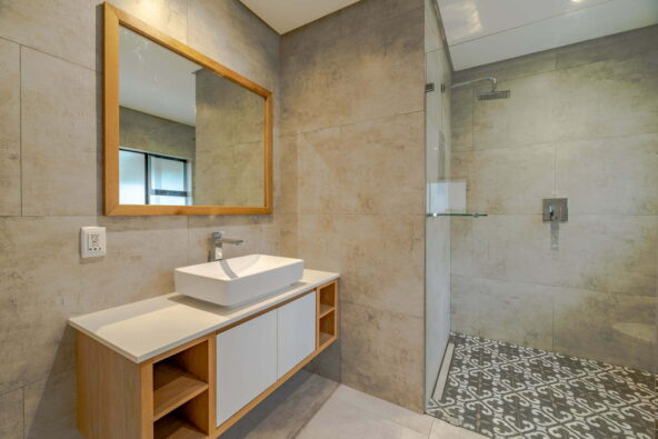 MOE_5327 - Copy - Copy-HDR