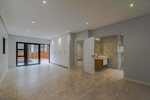 MOE_5333 - Copy - Copy-HDR