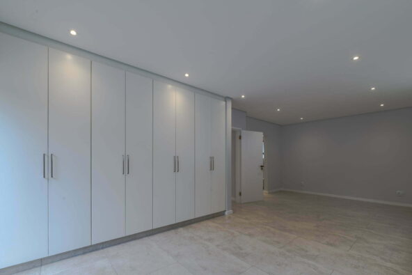 MOE_5336 - Copy - Copy-HDR