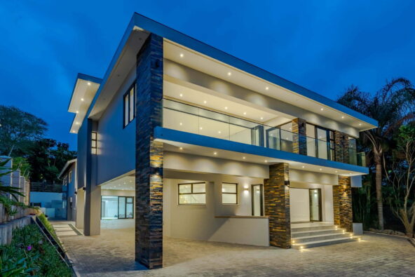 MOE_5373 - Copy - Copy-HDR