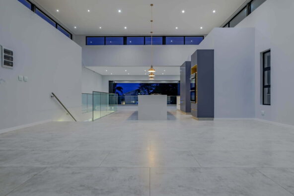 MOE_5376 - Copy - Copy-HDR