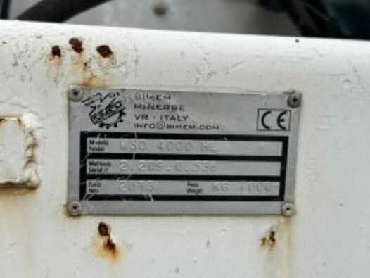 ee92a4e2-d0be-4730-949c-aab276fcdad7 (Custom)